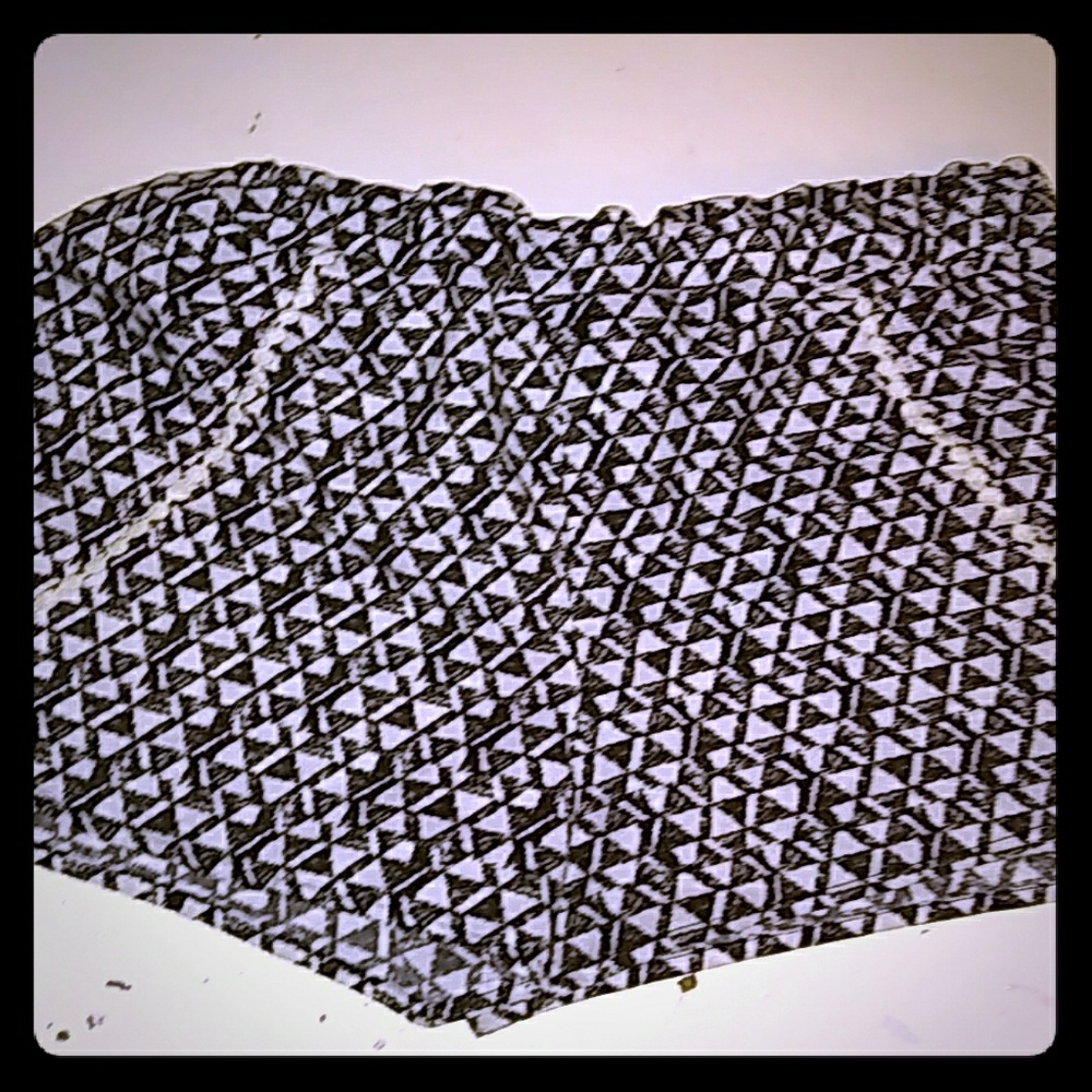 Black/white aztec print shorts